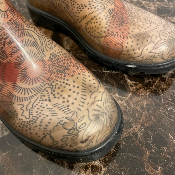 Burberry Beige and Black Patterned Rain Boots - Picture 2 of 6